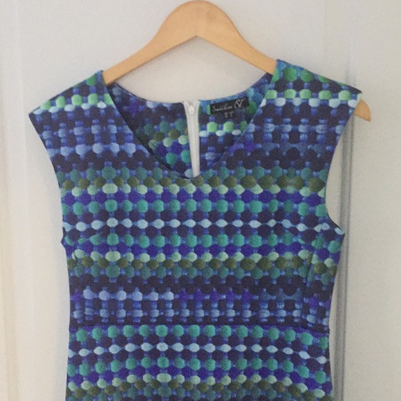 Smashed Lemon dress. European style cut. Beautiful - Picture 3 of 5